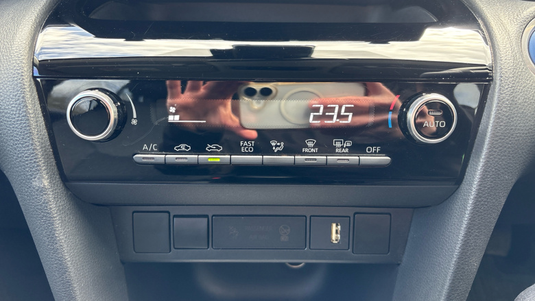 Toyota Yaris Cross 1.5 Hybrid Icon 5dr CVT Hybrid Estate